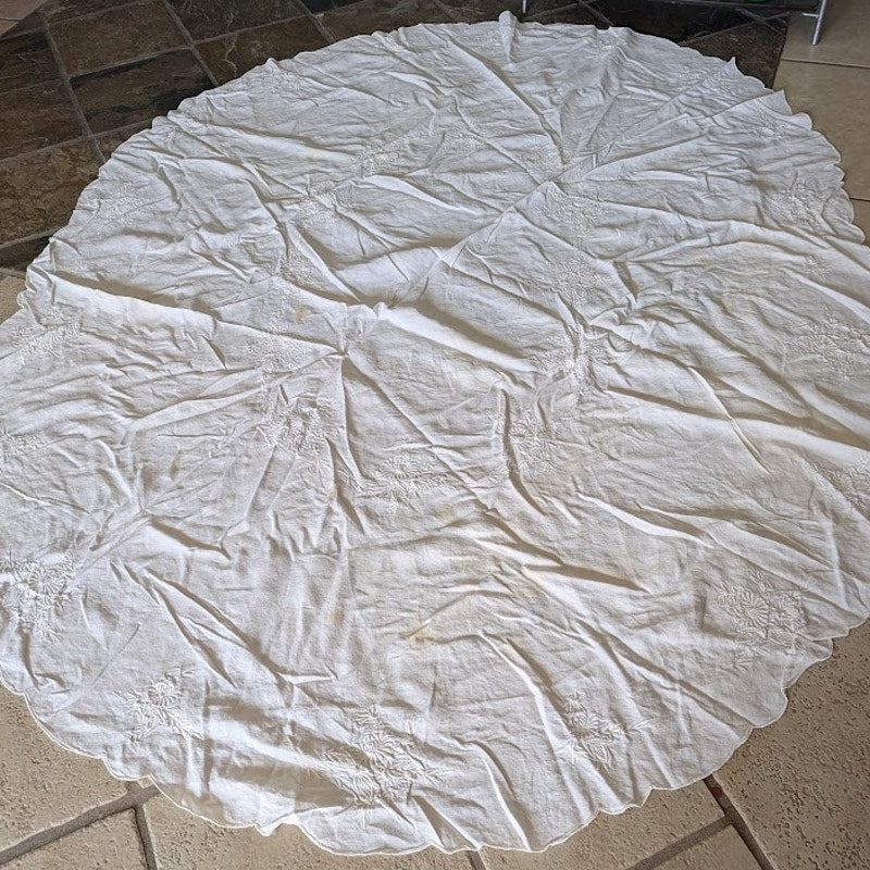 Oval linen Ivory vintage Tablecloth finish scallop edge Floral Raised Embroidery