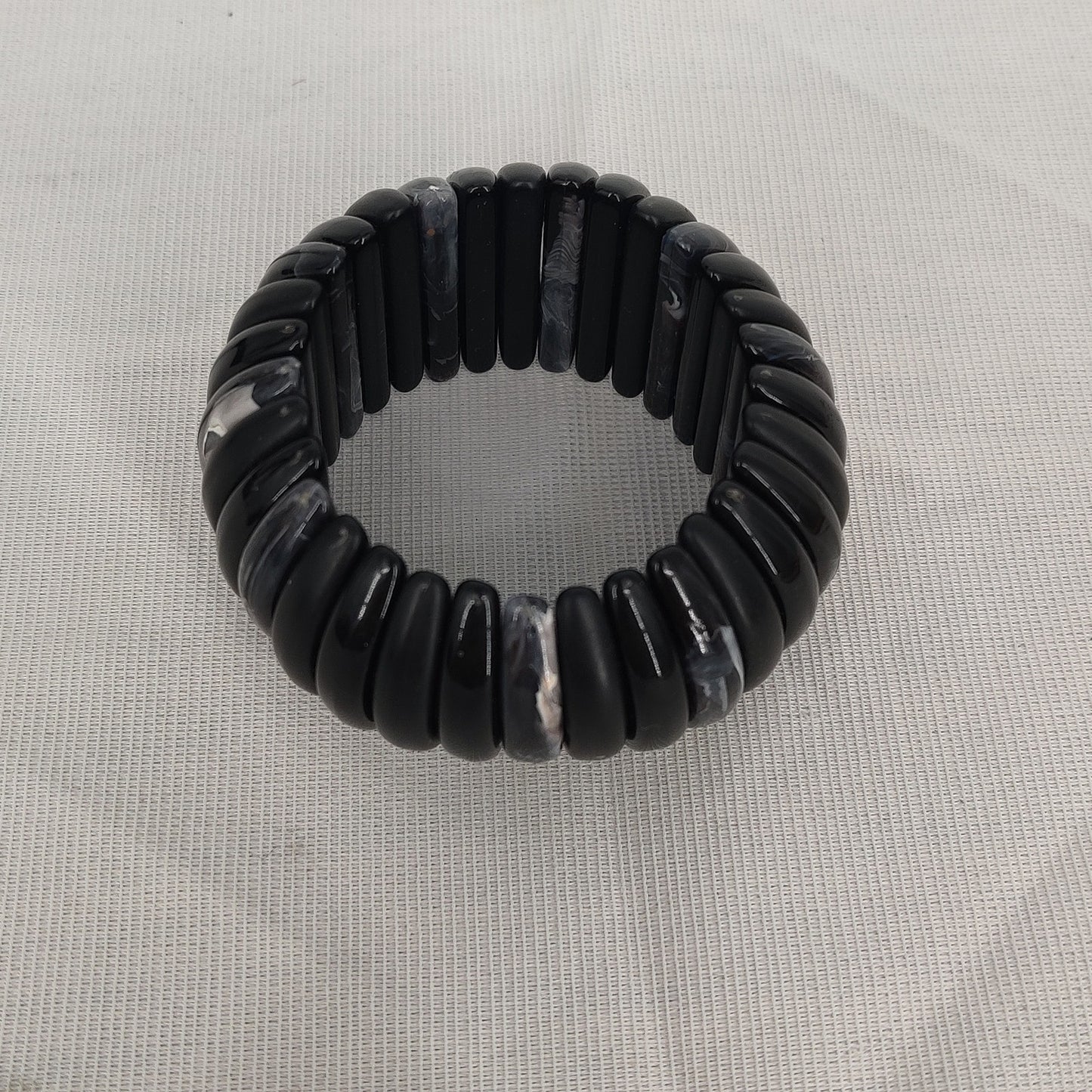 Vintage Black & White Ribbed Acrylic Stretch Bracelet 80s Chunky Statement MCM