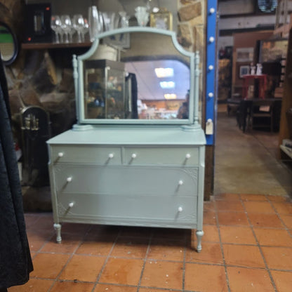 Secondhand Sandies: Vintage dresser with mirror