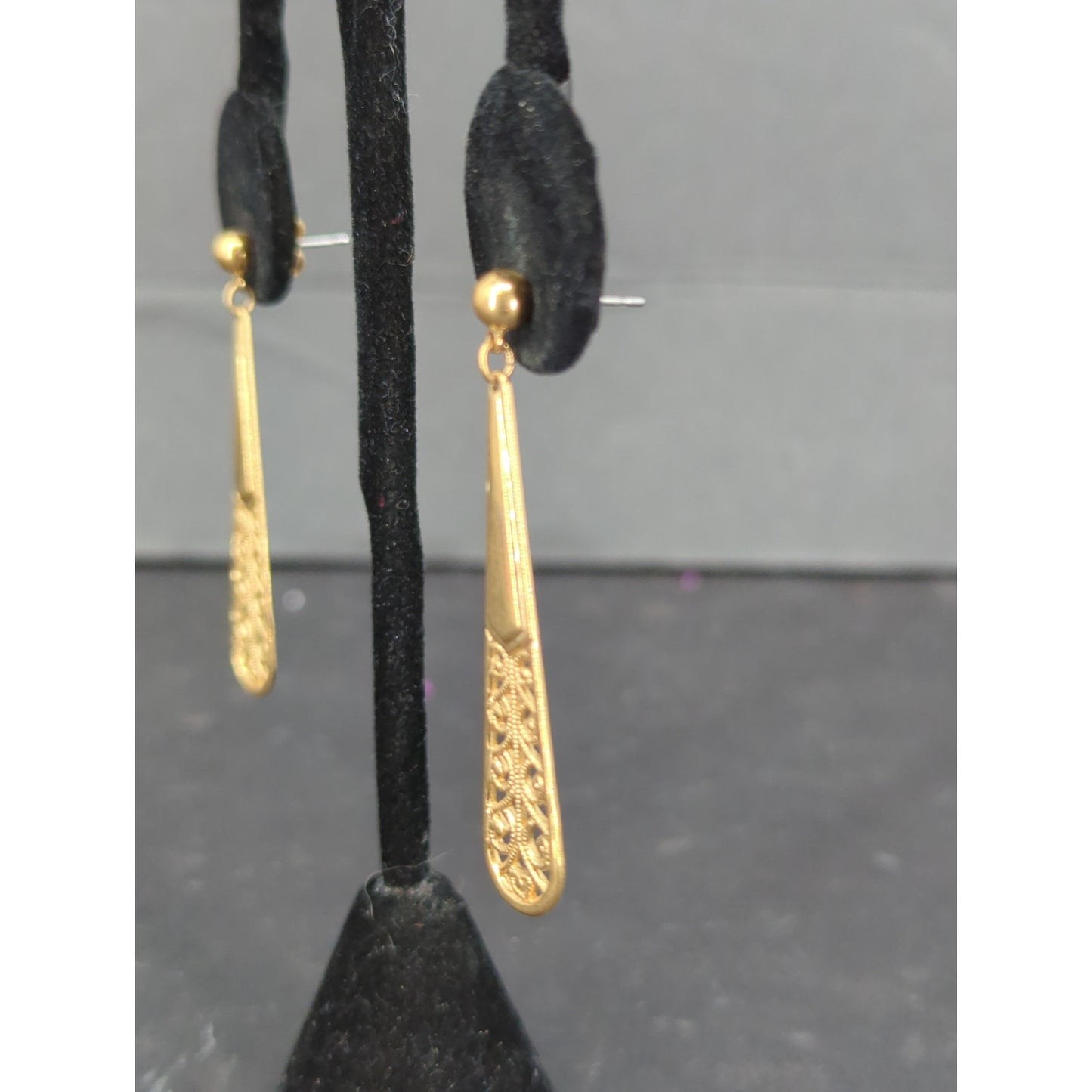 Vintage Gold Tone Filigree Teardrop Long Dangle Drop Post Earrings
