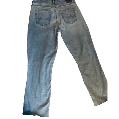 denizen levi’s size 10 W30 L27 style mid rise boyfriend Distressed