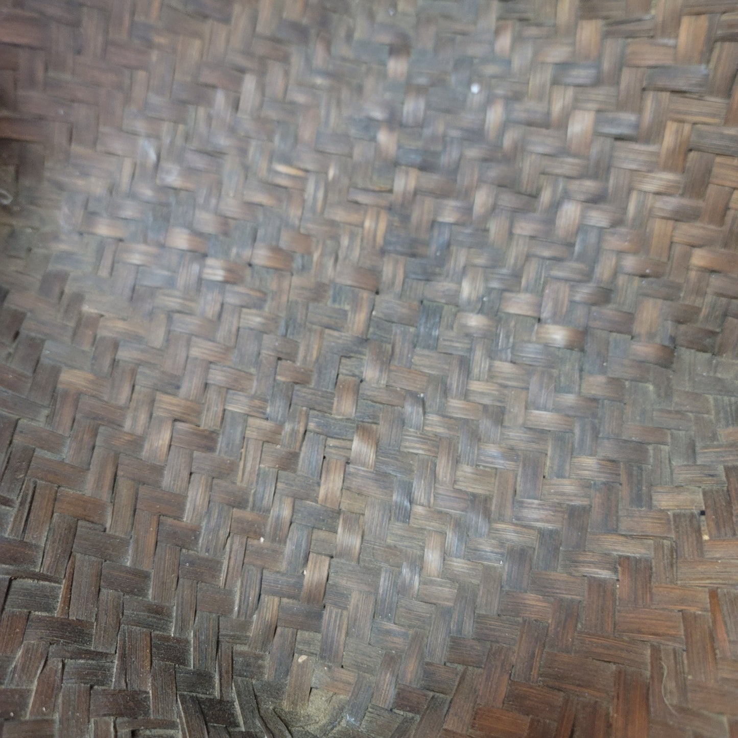 VINTAGE Large 1960s Labba Grain Basket from Philippines - 17" Diam. X 7" H nice!
