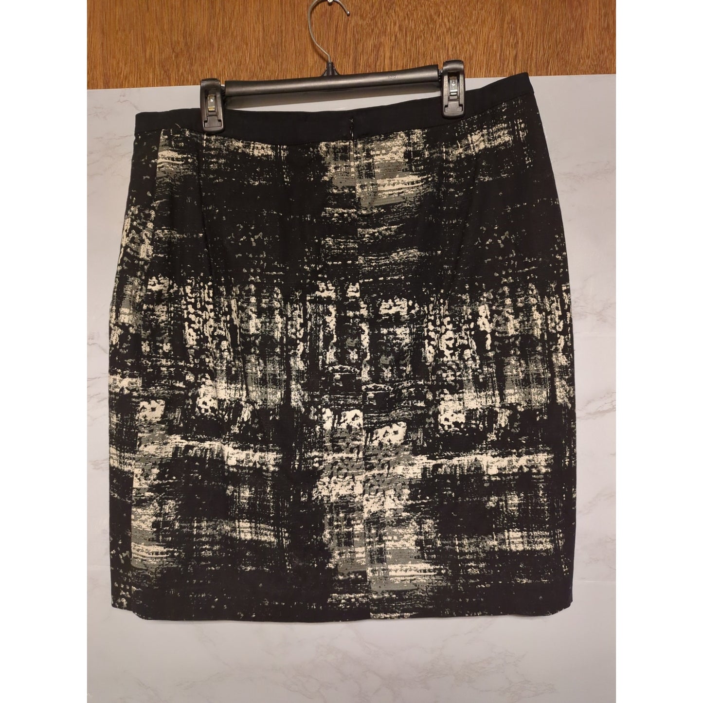Monroe & main 2 pc. Skirt Set Size 16 Black White Abstract wiggle career avant
