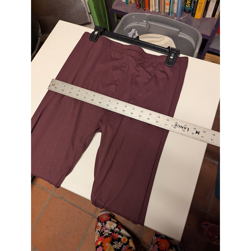 BearPaw Size XL Pants Leggings Hem detail NEW burgundy wine stretchy