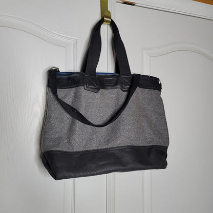 Tom's bag Gray and black large tote Felt  Shoulder and Handheld straps TRAVEL