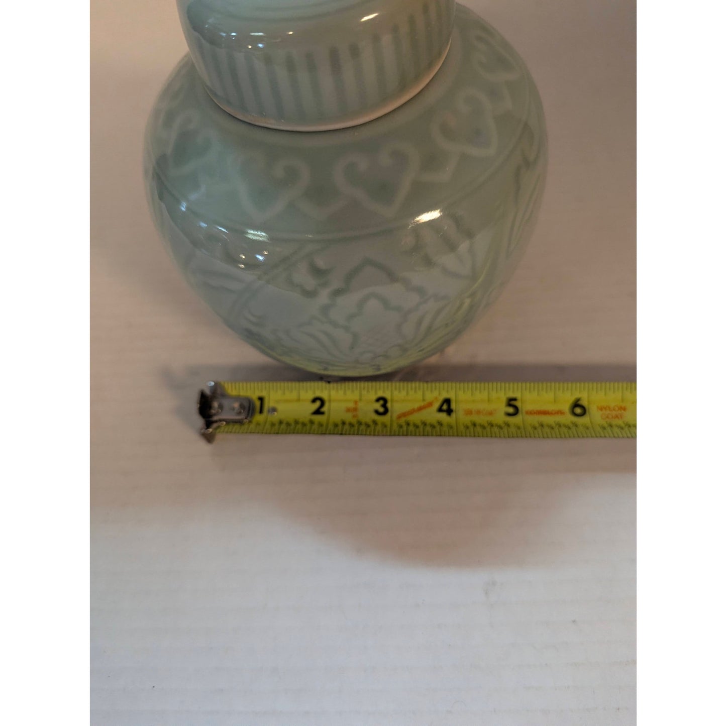 Vintage Chinese Celadon Ginger Jar Chinoiserie Pale Green Ceramic Urn Vase 6"