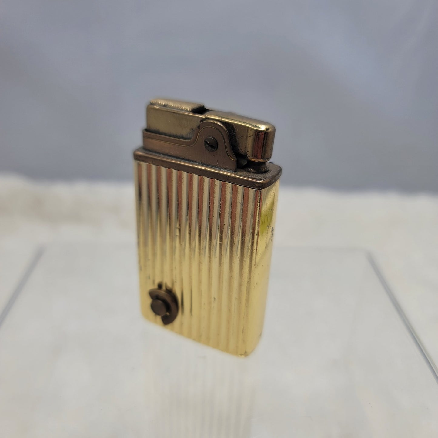Vintage Ribbed Gold Mechanical Music Box Pocket Lighter Japan Smoke Gets In Eyes