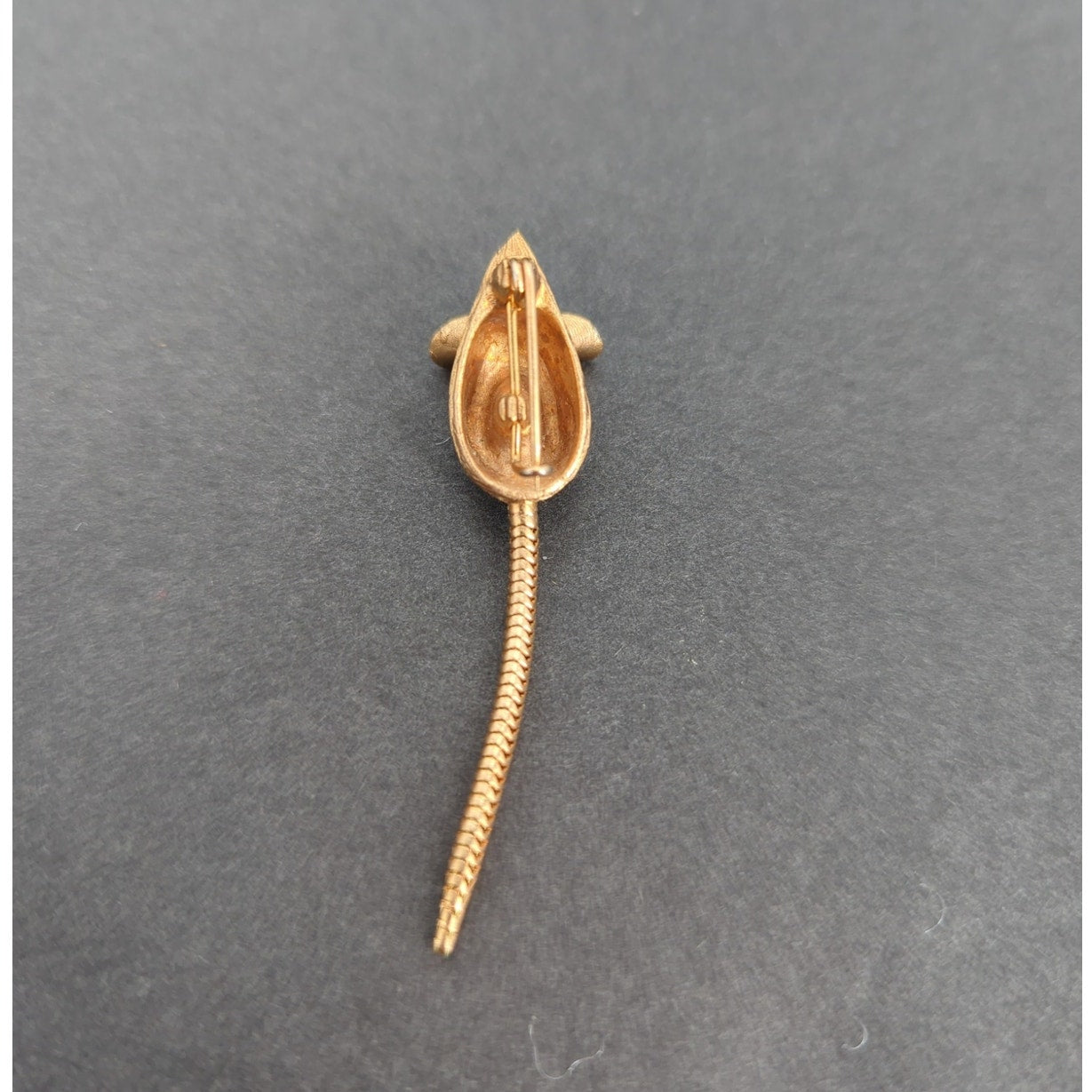 Vintage Fashion BROOCH Goldtone Mouse Red Rhinestone Chip Eyes Articulated Tail