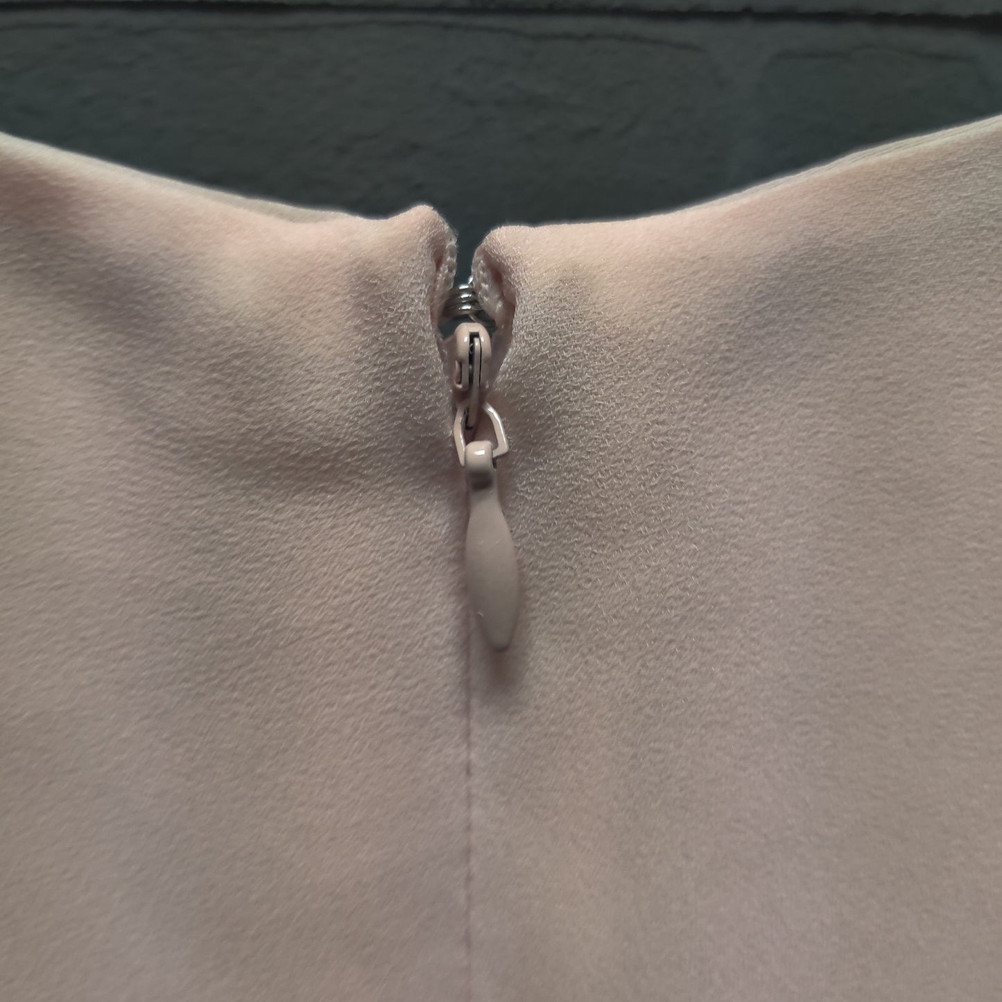 Calvin Klein Pale Blush Pink Pleated V Neck Peplum Blouse Top Medium Minimalist