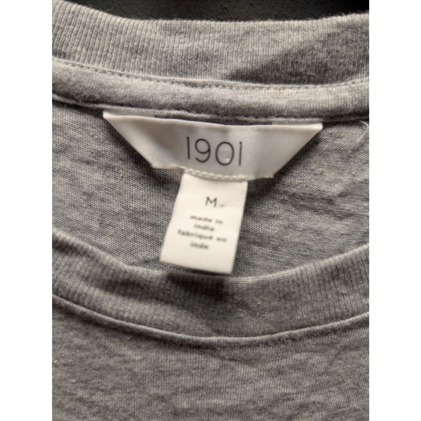 1901 Gray "Queen of the Pool" Graphic Short Sleeve T-Shirt Size Medium
