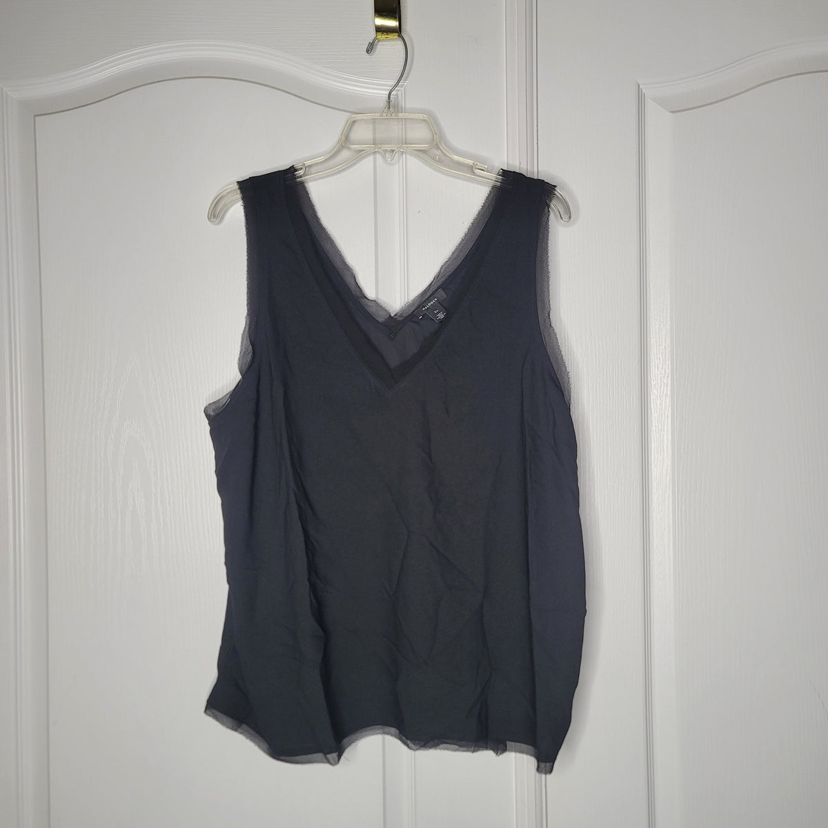 halogen size 2X black Sleeveless blouse raw hem edge v-neck Casual career