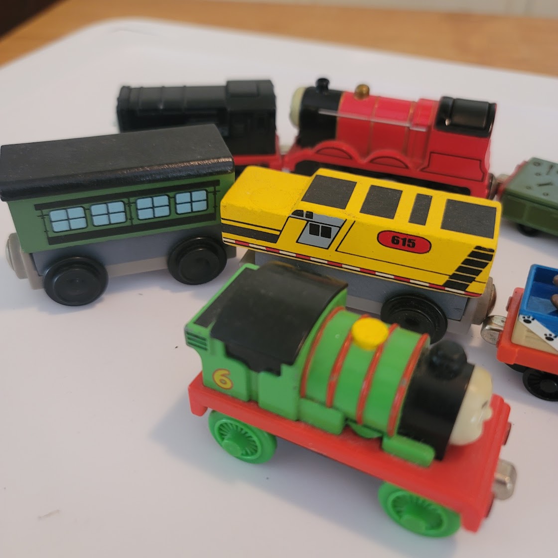 Lot of 7 Pre-owned Vintage Thomas & Friends Train and KidKraft train set pieces