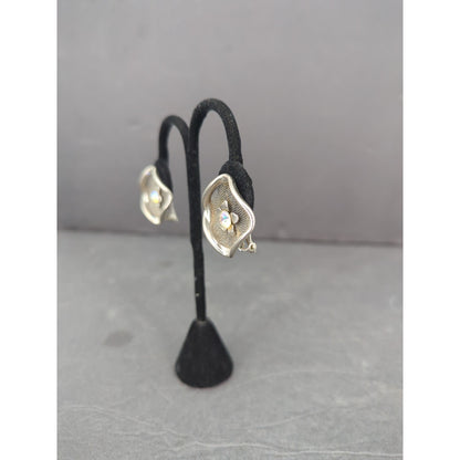 Vintage Silver Tone Mesh Oval Square Opalescent Flower Clip On Earrings Retro