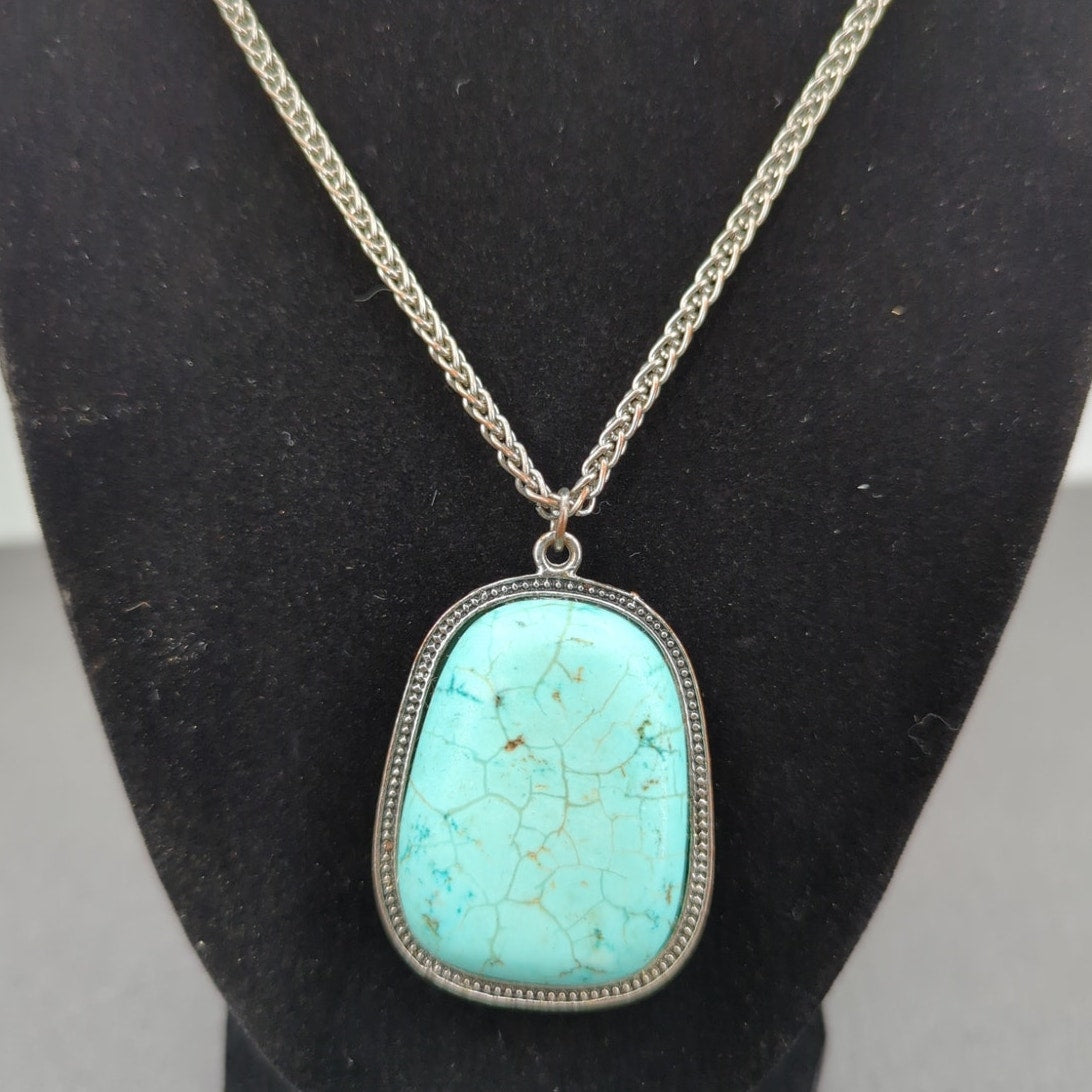 Vintage Fashion Large Faux Turquoise Slab Pendant SilverTone Rope Chain Necklace