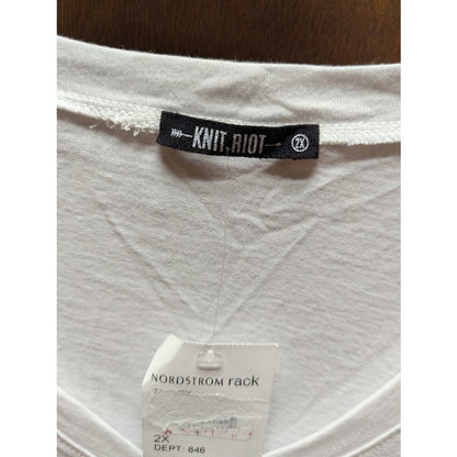 NEW KNit Riot Size 2X Aerosmith graphic white tee short sleeve vneck