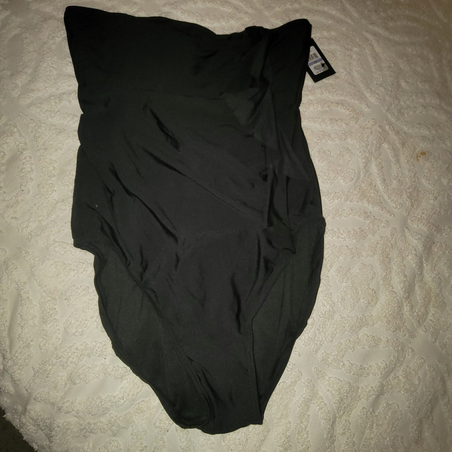 DKNY NEW Swimsuit Size 18 Black One Piece Removable strap Halter  ruffle