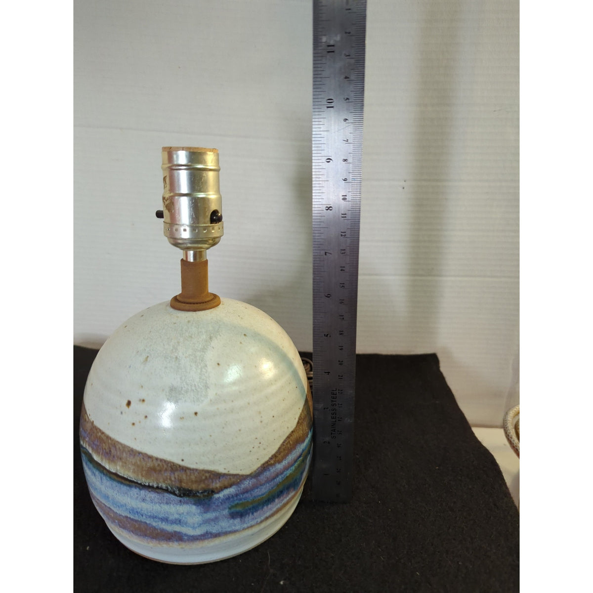 Vintage Studio Art Pottery Small Desk Side Table Single Bulb Lamp