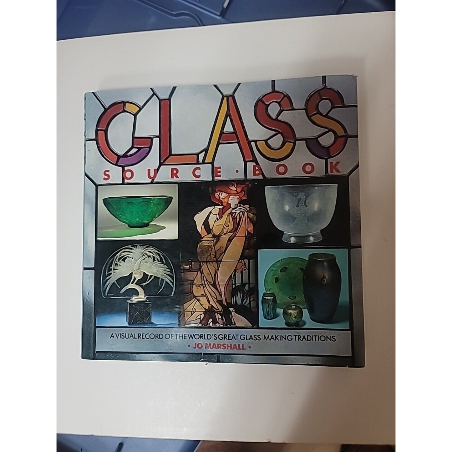 Glass Source Book by Jo Marshall, Chartwell Books, Inc. 1990 Identification MCM