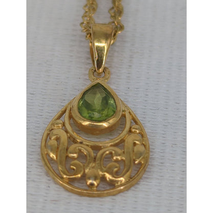 Vintage Gold Tone Ornate Filigree Tear Drop Pendant Necklace Green Stone