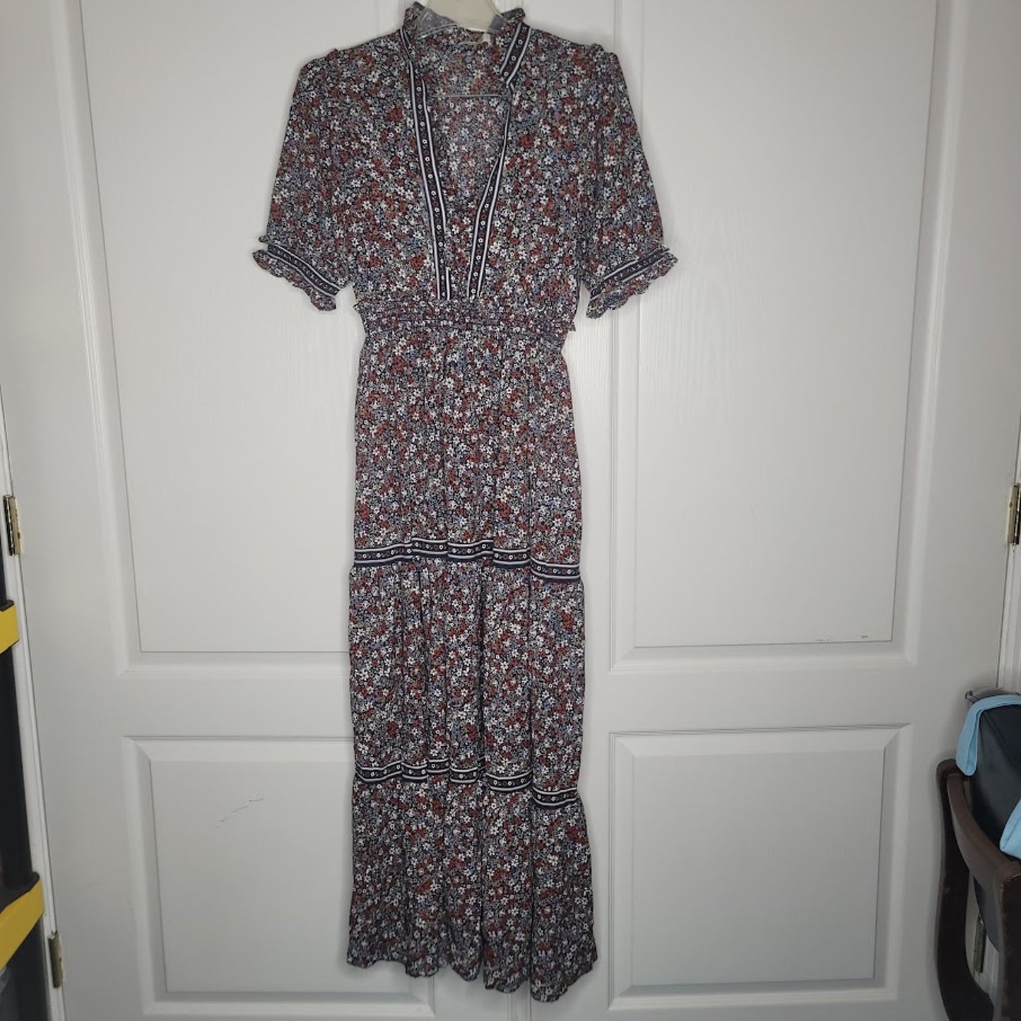 MAX STUDIO Floral Puff Sleeve Dress $148 MEDIUM Midi Flounce Bottom NEW PRAIRIE