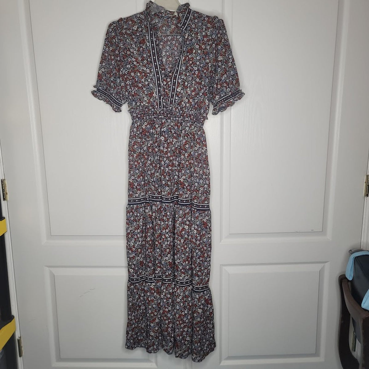 MAX STUDIO Floral Puff Sleeve Dress $148 MEDIUM Midi Flounce Bottom NEW PRAIRIE