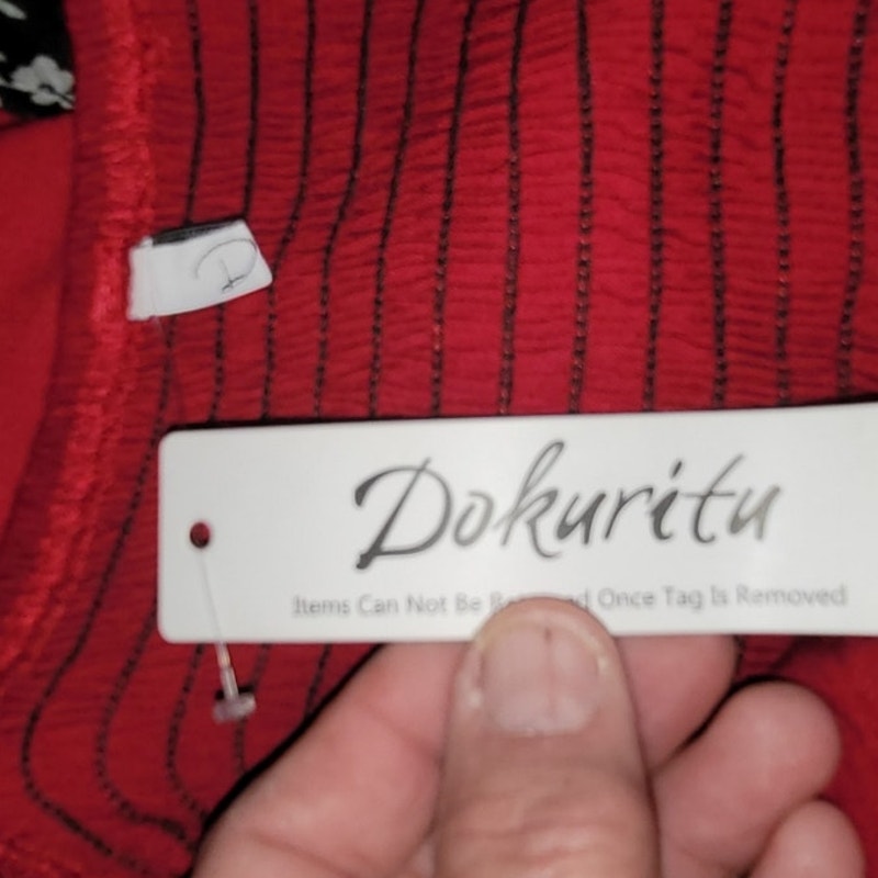 Dokuritu Size Medium Red Sleeveless Midi dress Vneck ruched back travel cruise