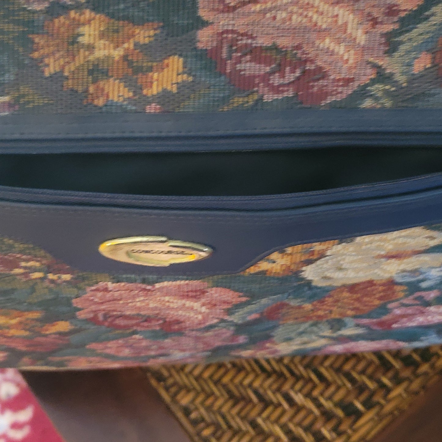 Vintage Concourse Poppins Style Floral Tapestry large carry bag suitcase Luggage
