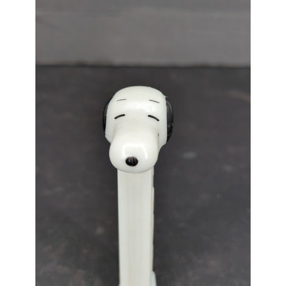 Vintage Peanuts Snoopy PEZ Dispenser Cream Stem White Feet