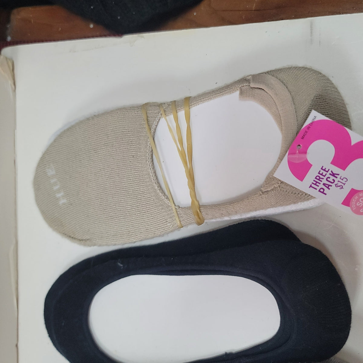 NWT Nordstrom Adidas Hue white Black tan No Show Socks Women 6-10.5 lot 9 Pair