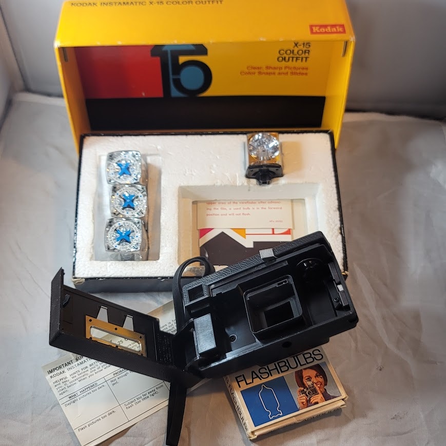 Kodak Instamatic X-15 Color Outfit Camera in box with Flash