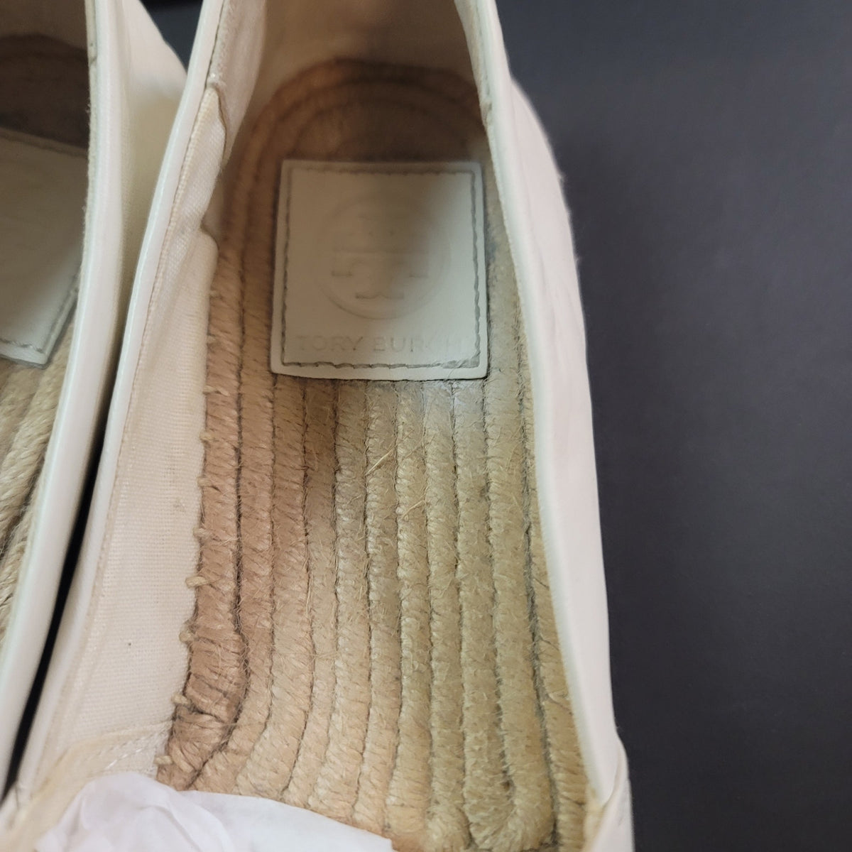 Tory Burch Size 7 black cream leather espadrilles Style 74075 Winton Flats CLASS
