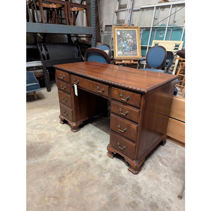 Secondhand Sandies: Double sided desk ( finished on the back )