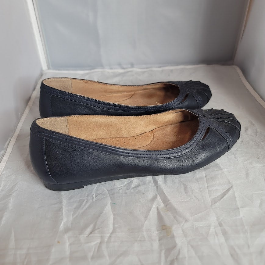 Michelle D black round toe ballet flats Womens Shoes Size 10 cutouts casual