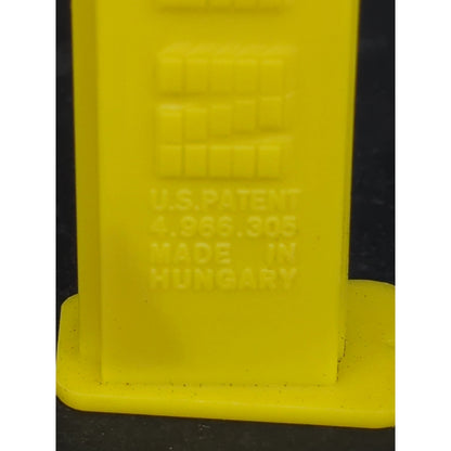 Vintage 1999 Bugs Bunny PEZ Dispenser Looney Tunes Yellow Stem Collectible