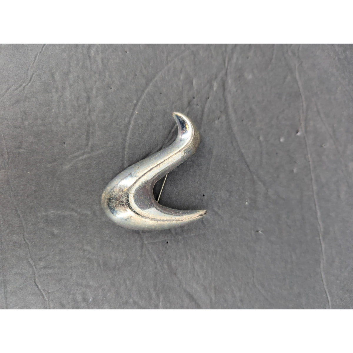 Vintage Monet Silver Tone Stylized Bird Swan Brooch Pin Retro Minimalist