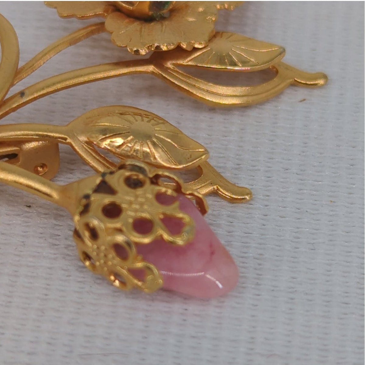 Vintage Gold-Tone Pink Floral Bouquet Brooch Pin Flower Spray
