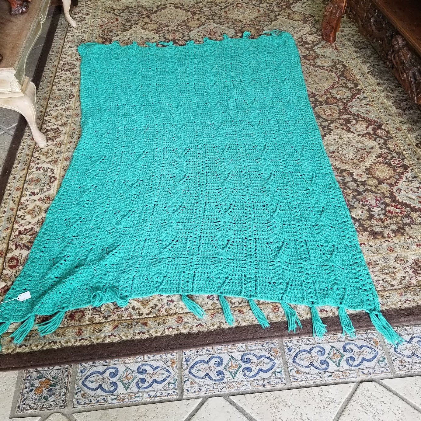 Vintage handmade afghan cover throw Green fringe coverlet blanket 80x50 Queen
