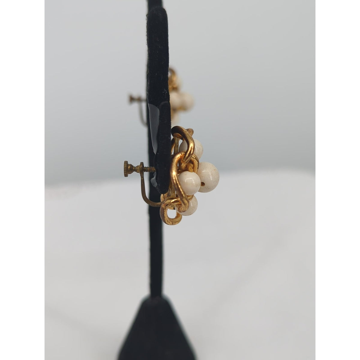 Vintage Gold Tone Faux Pearl Cluster Screw Back Earrings Retro Chic
