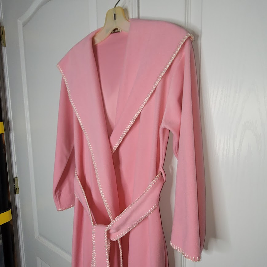Vintage Vassarette Pink Velour Long Bathrobe Robe Small/Medium Whipstitch Detail