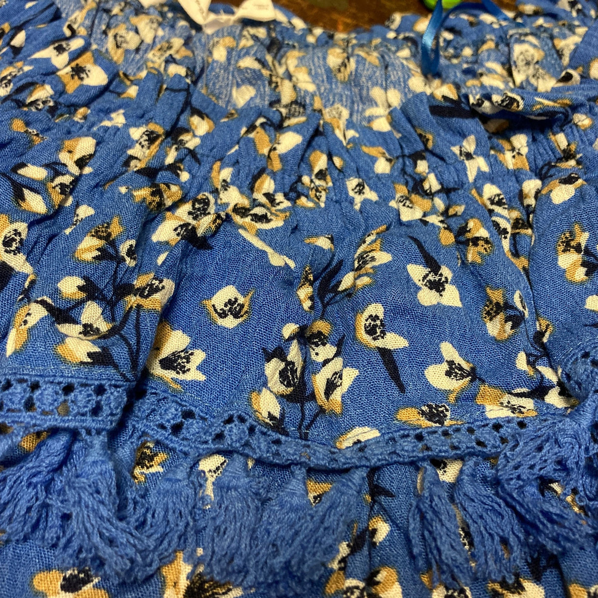 All In Favor Blue Floral size Large NEW Flutter Sleeve Off Shoulder Boho Top