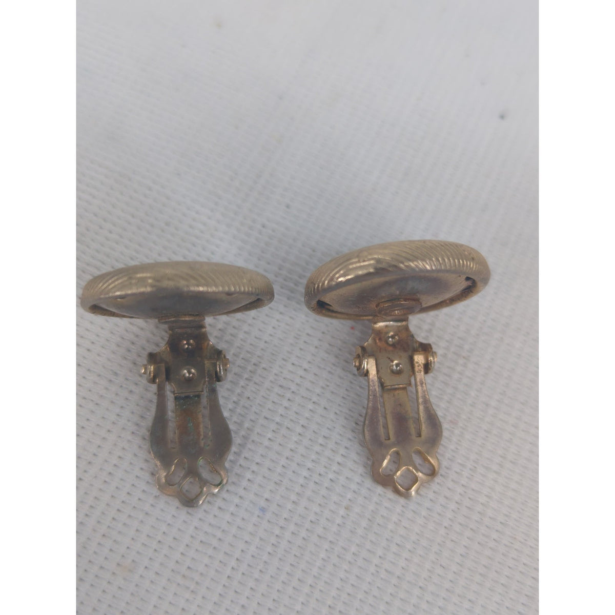 Vintage Mid-Century Gold-Tone Textured Dotted Button Clip-On Earrings Brilliant
