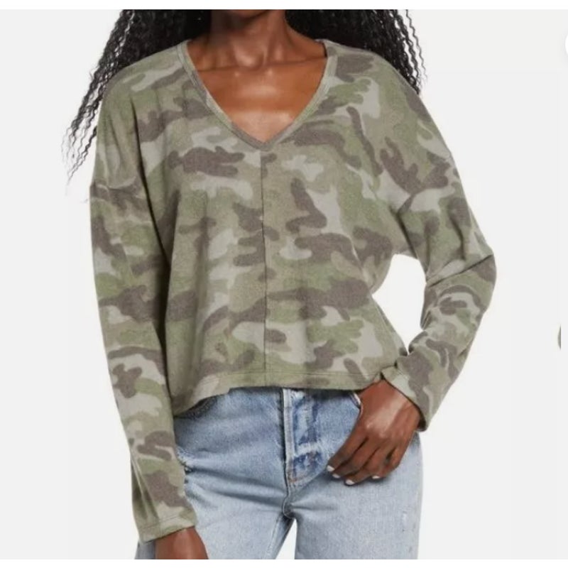 LA LA LAND CREATIVE new V- Neck Boxy Crop Green Camouflage Fleece Top Medium