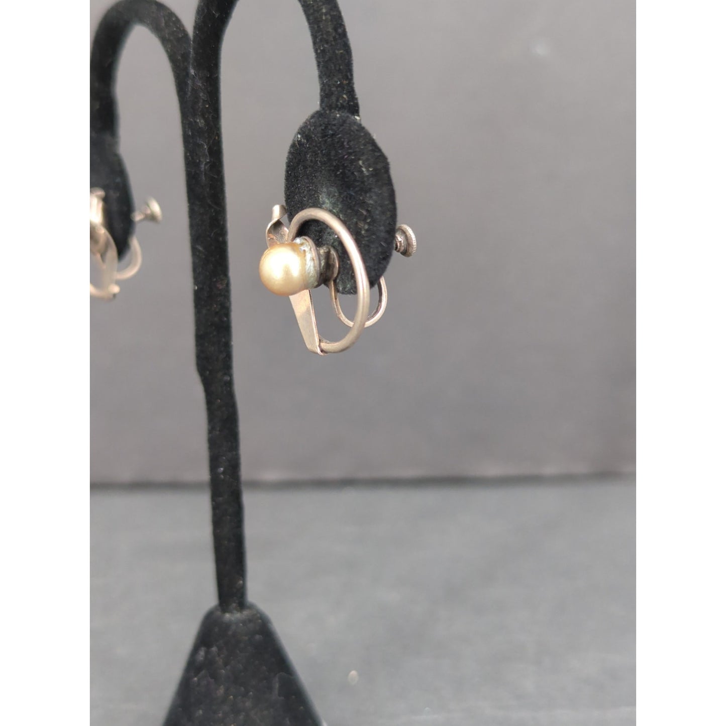 Vintage 1960s Mid Century Gold Tone Faux Pearl Frame Huggie Loop ClipOn Earrings