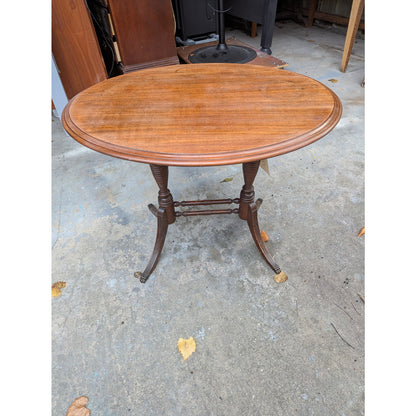 Secondhand Sandies: oval vintage table WALNUT