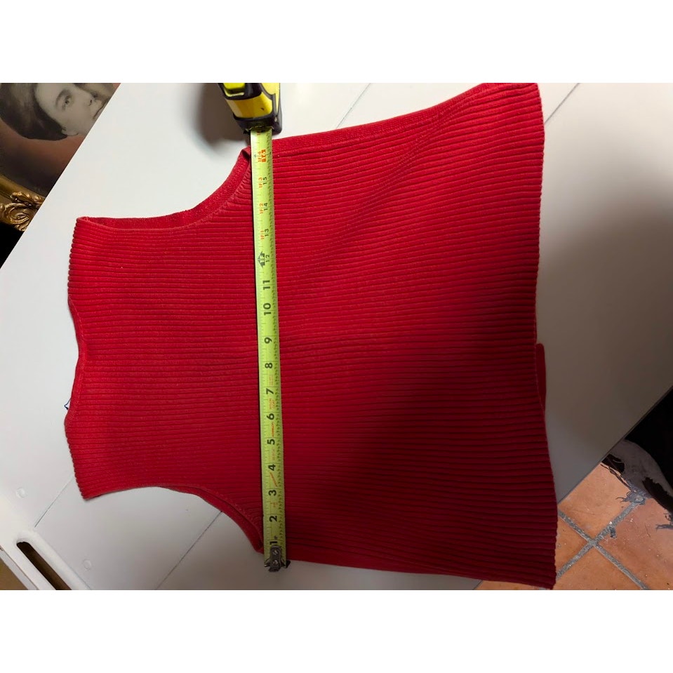Gap Size Medium Ribbed Sleeveless button up sweater vest top Red Vneck Y2K