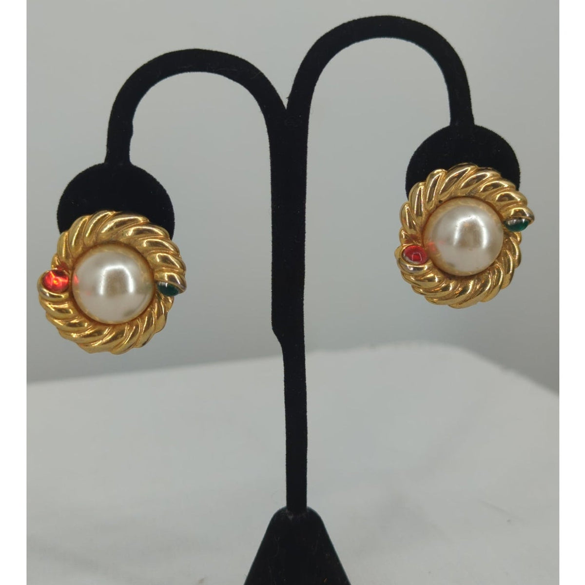 Vintage 80s Gold Twisted Knot Faux Pearl Red Green Rhinestone Clip On Earrings