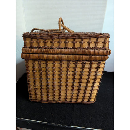 Vintage Woven Rattan Picnic Basket with Plastic Tableware Set