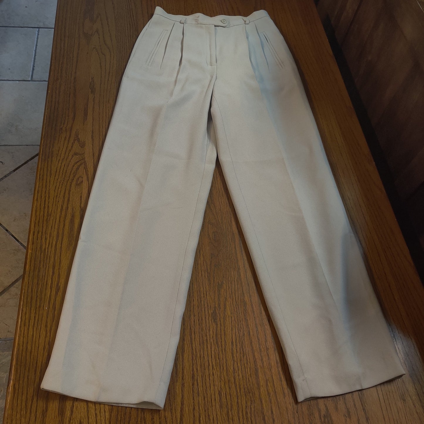 Nygard Size 4 Petite Pleated Pants career Cream High Waisted Classic Dress