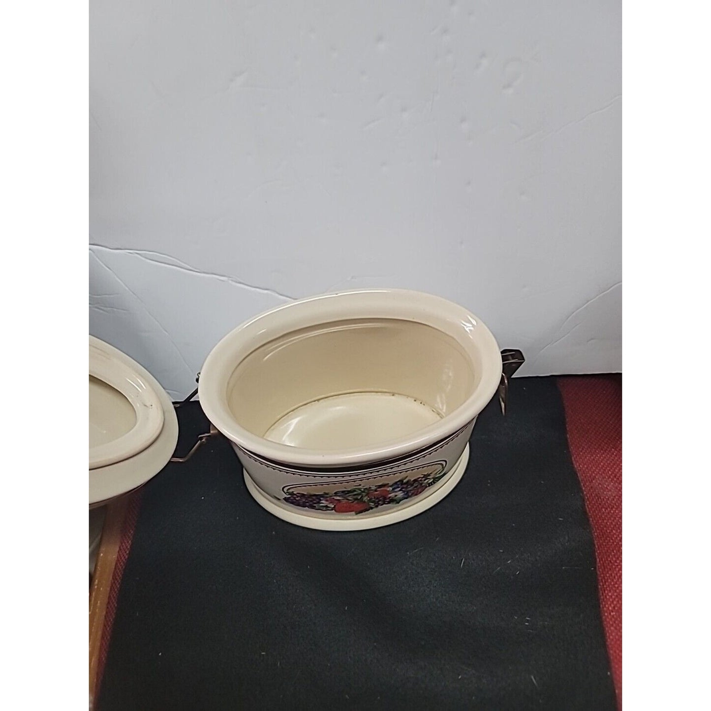 Knotts Berry Farm Ceramic Canister Food Storage Hinge Lid Food STASH Cookie Jar