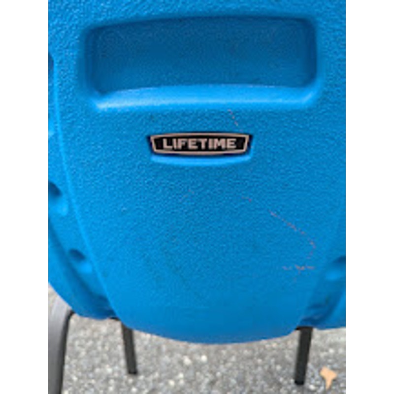 Secondhand Sandies: Vintage kids chair school